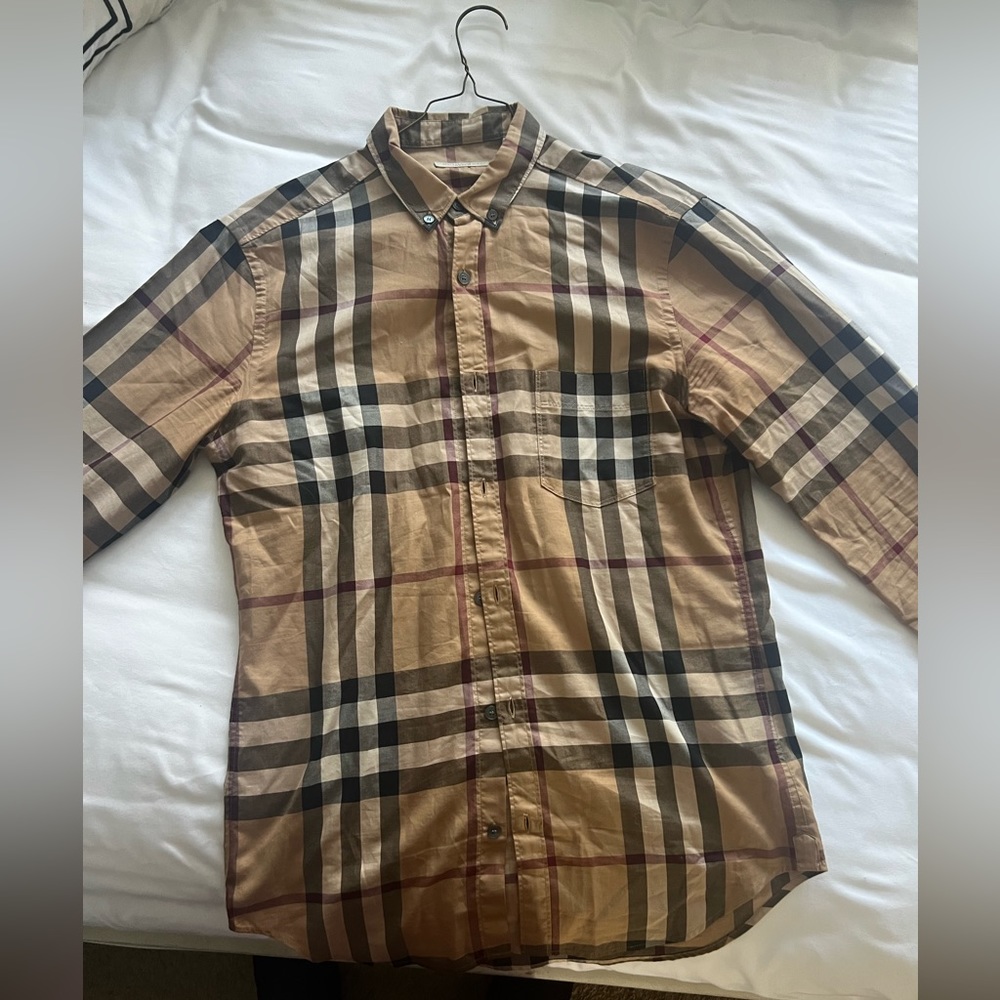 Men’s size small Burberry long sleeve shirt